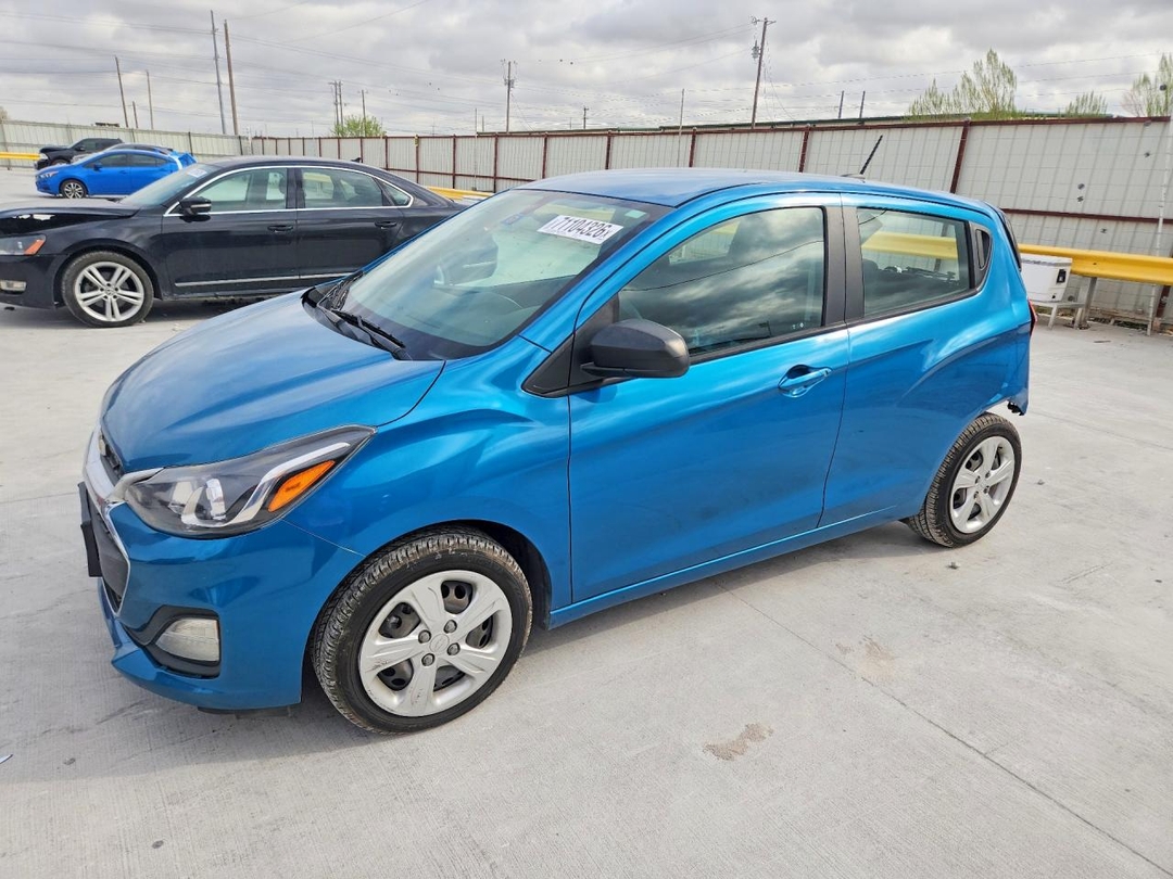 منظر 2020 CHEVROLET SPARK LS، زاوية 1