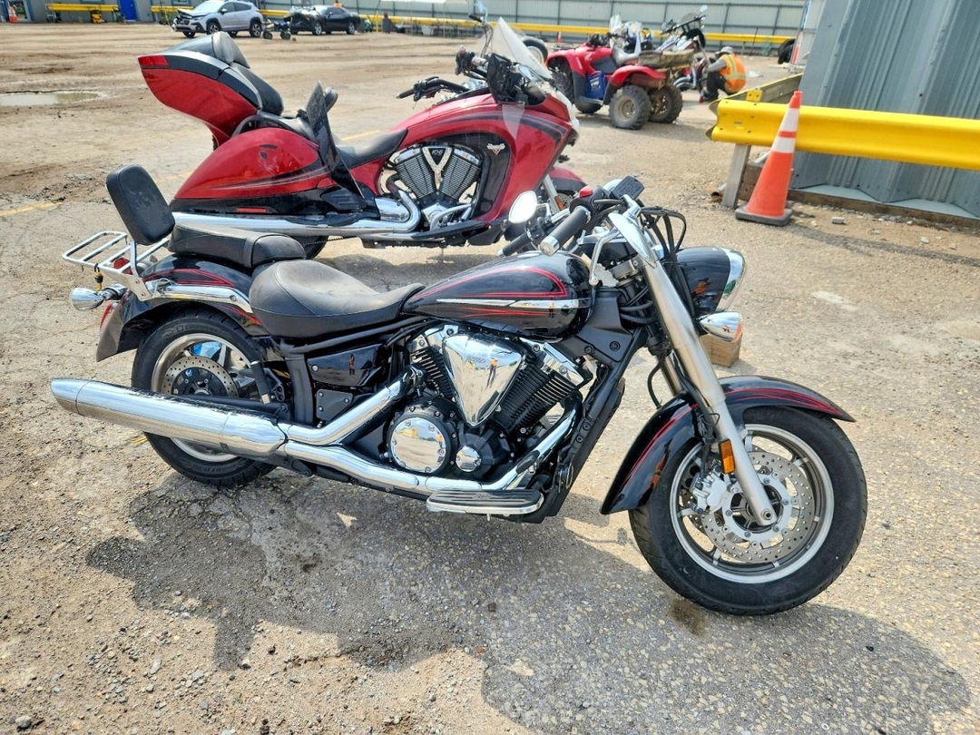 منظر 2009 YAMAHA XVS1300 A، زاوية 1