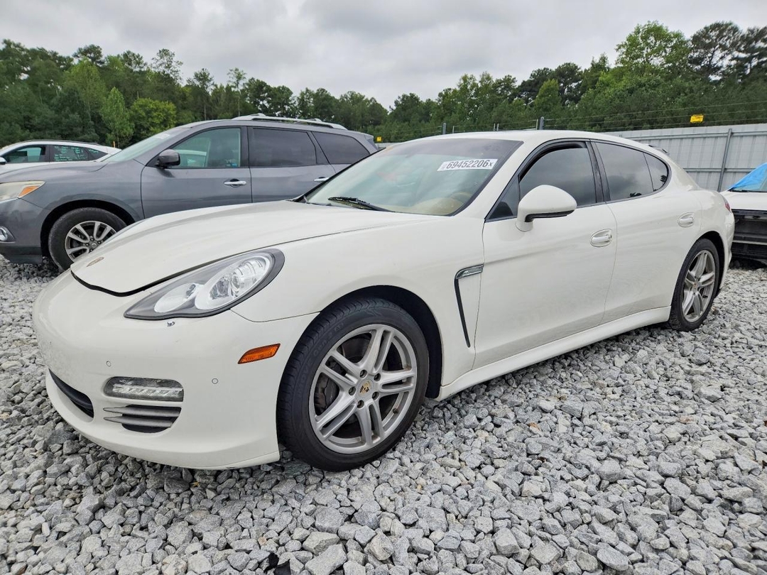Вид 2011 PORSCHE PANAMERA 2, угол 1