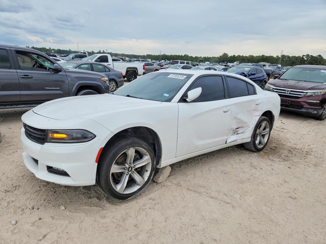 Vista de 2016 DODGE CHARGER R/T, ángulo 1