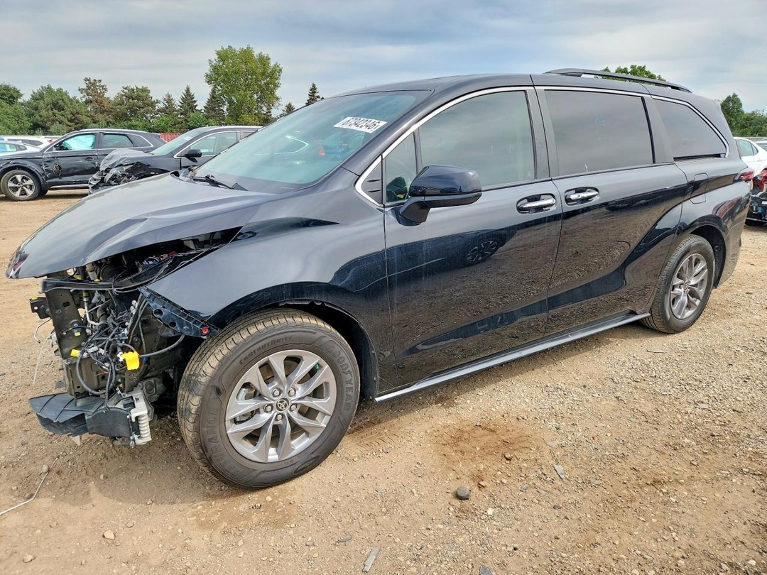 Vedere 2022 TOYOTA SIENNA XLE, unghi 1