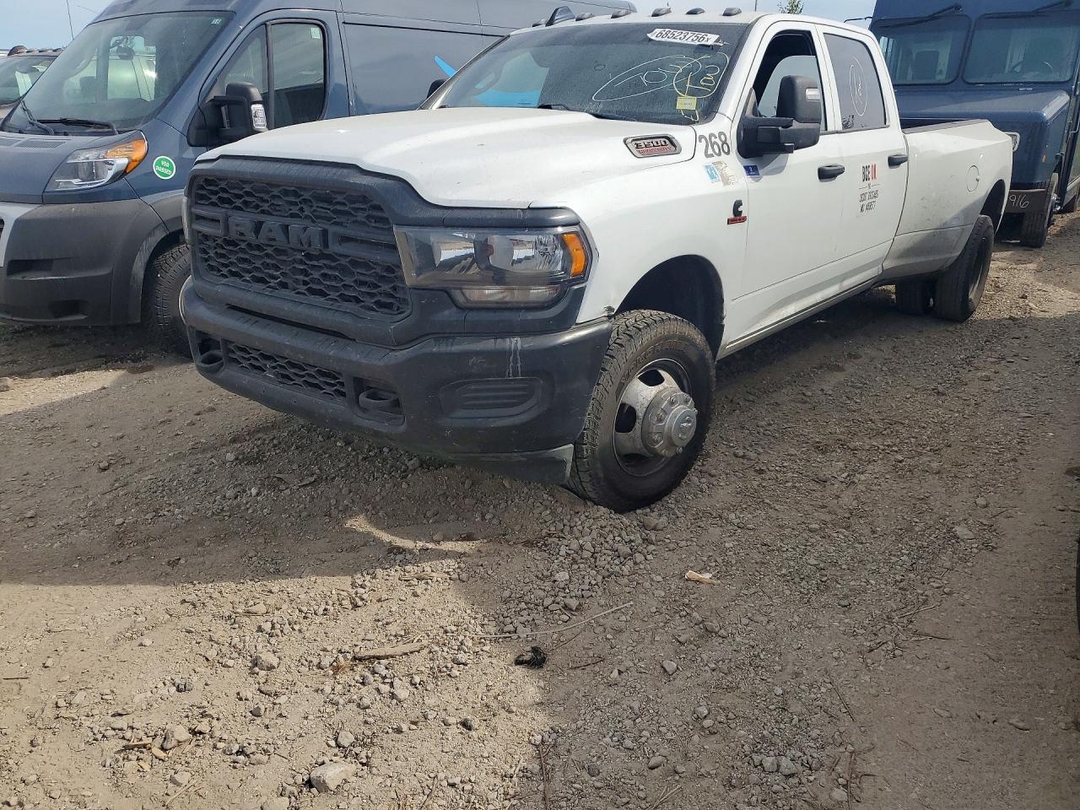 Вид 2024 RAM 3500 TRADESMAN, угол 1