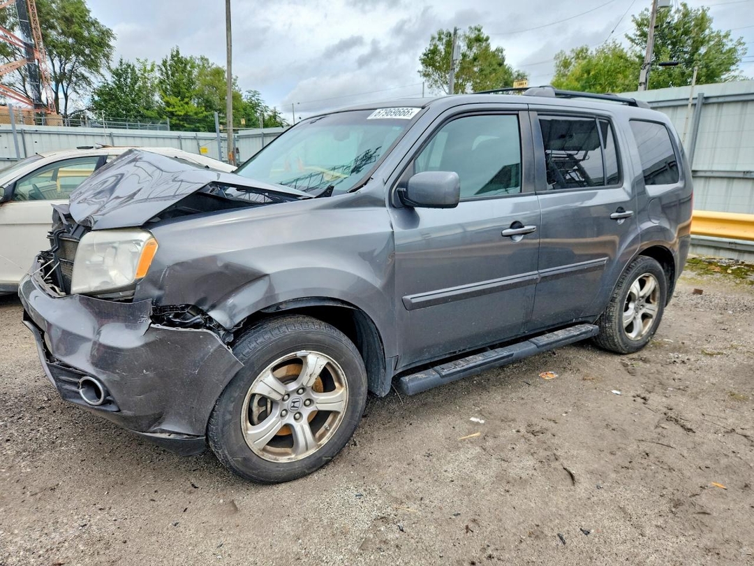 Вид 2013 HONDA PILOT EXL, угол 1