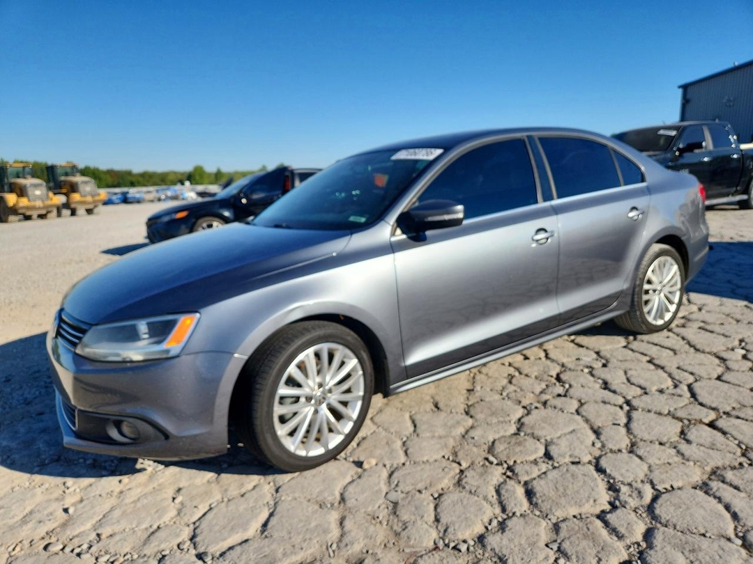 منظر 2013 VOLKSWAGEN JETTA TDI، زاوية 1