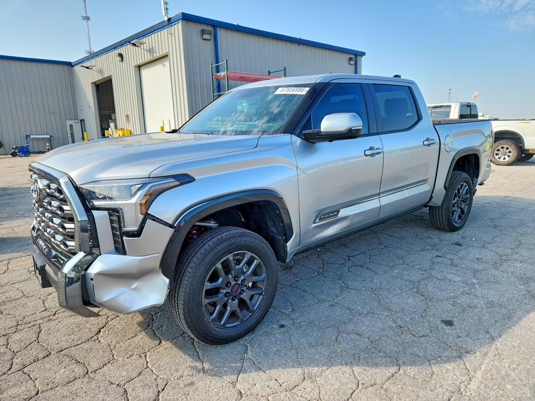 منظر 2025 TOYOTA TUNDRA PLATINUM، زاوية 1