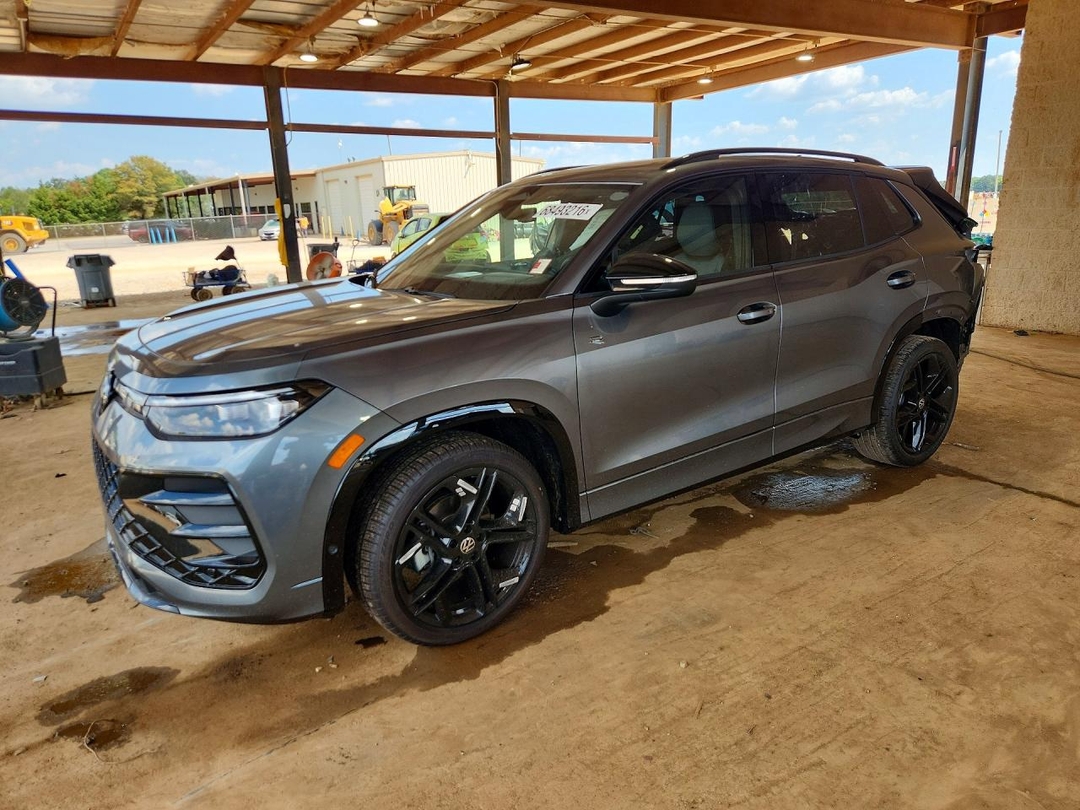 Vue de 2026 VOLKSWAGEN TIGUAN SE R-LINE BLACK, angle 1
