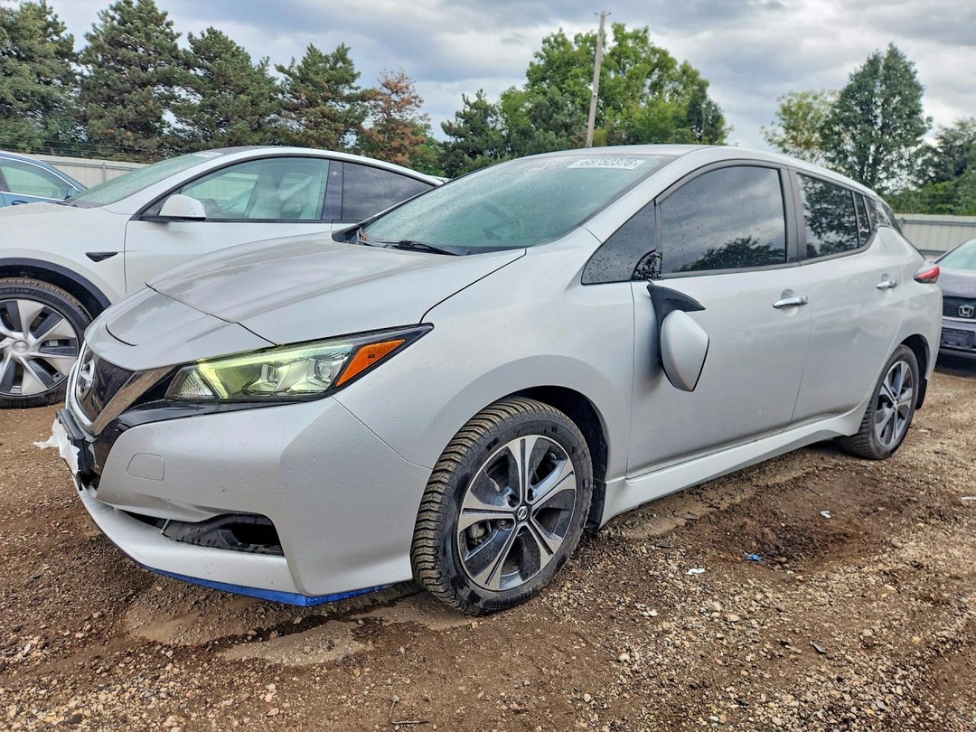 Vista de 2020 NISSAN LEAF SV PLUS, ángulo 1