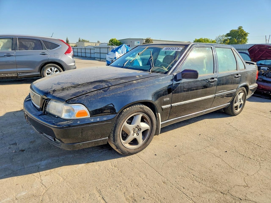 Vue de 1998 VOLVO S70 T5 TURBO, angle 1