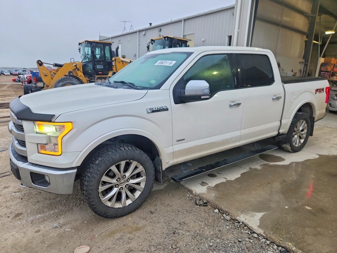 Vue de 2015 FORD F150 SUPERCREW, angle 1