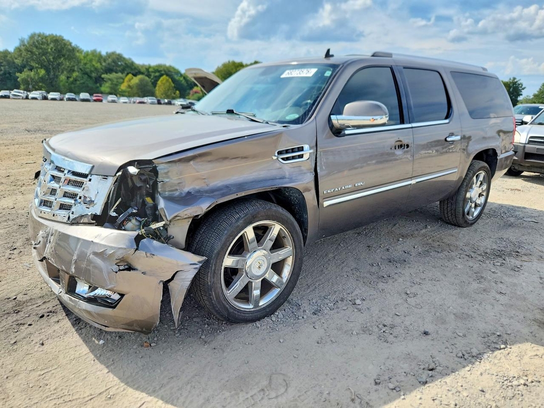 Vue de 2011 CADILLAC ESCALADE ESV LUXURY, angle 1