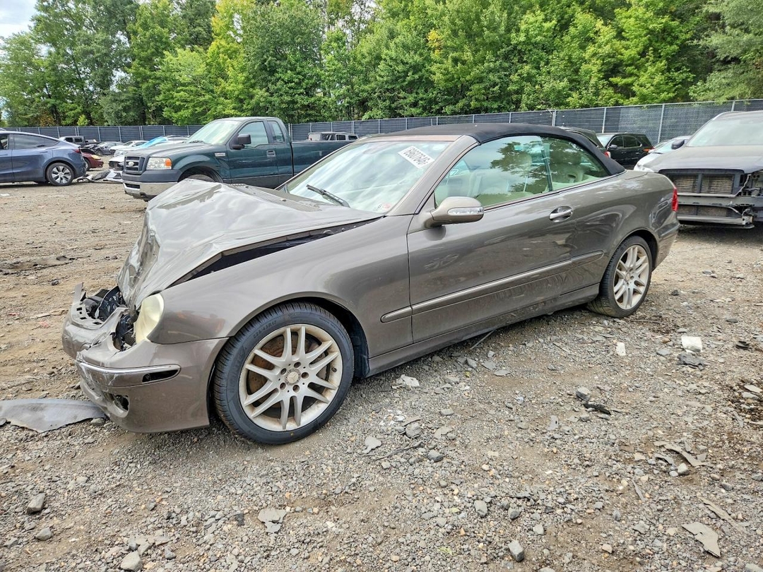 Вид 2009 MERCEDES-BENZ CLK 350, угол 1
