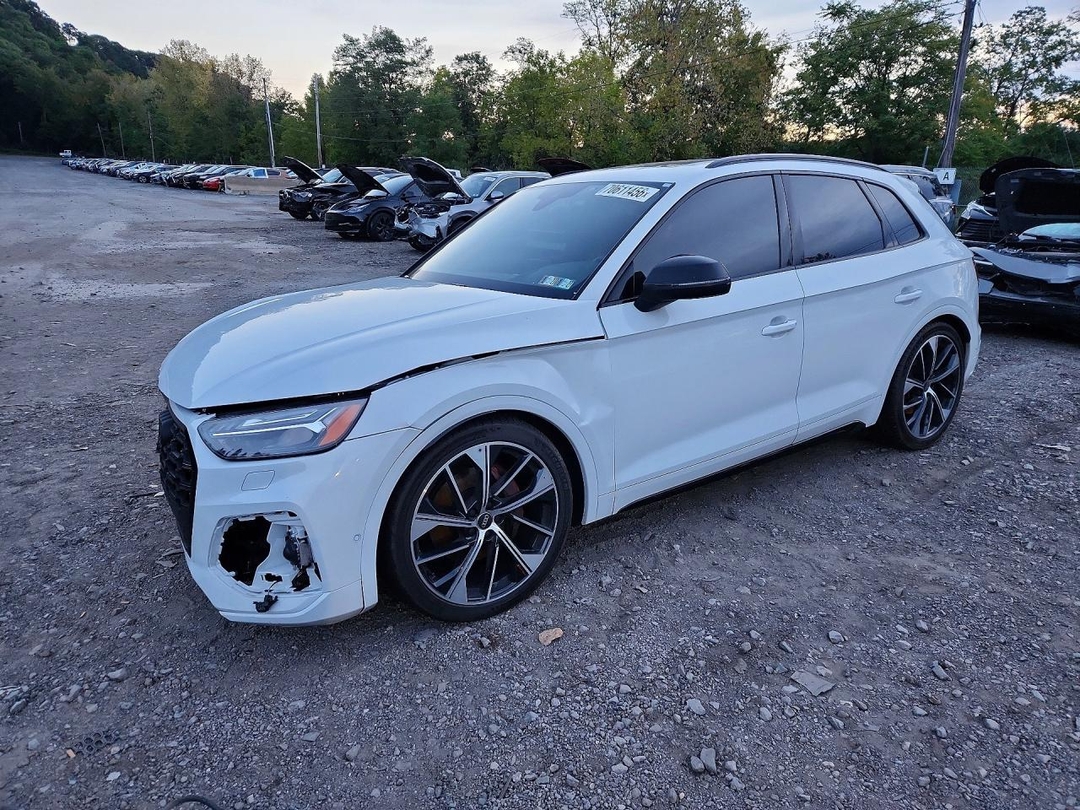 Vue de 2024 AUDI SQ5 PRESTIGE, angle 1