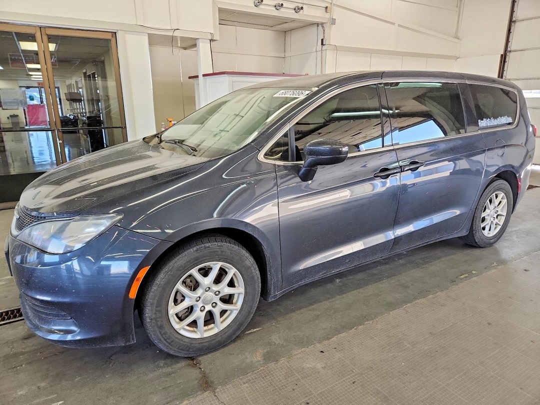 Вид 2019 CHRYSLER PACIFICA LX, угол 1