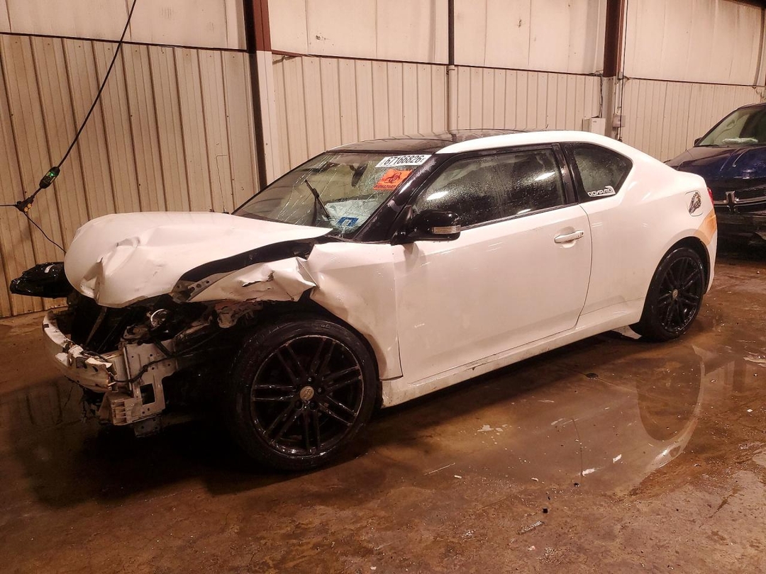 Vue de 2012 SCION TC BASE, angle 1