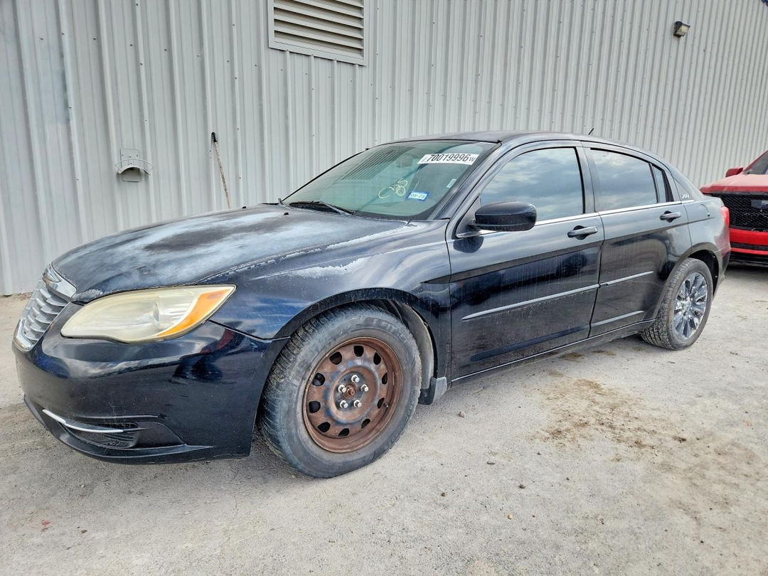 Vista de 2012 CHRYSLER 200 LX, ángulo 1