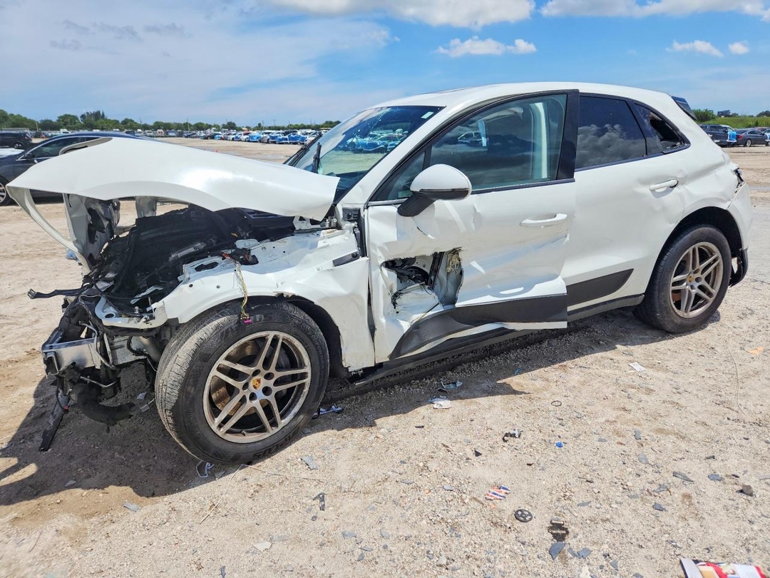 Vue de 2021 PORSCHE MACAN, angle 1