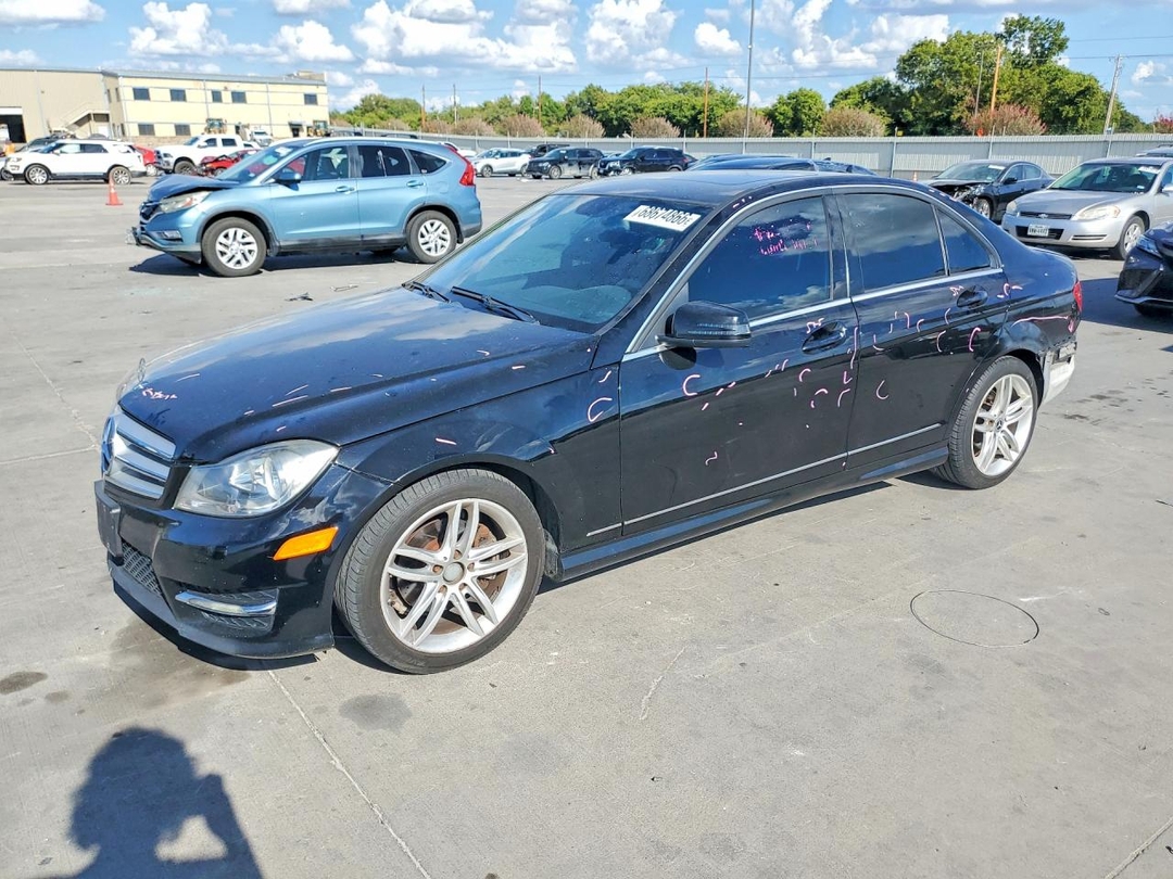 Vue de 2012 MERCEDES-BENZ C 300 4MATIC, angle 1