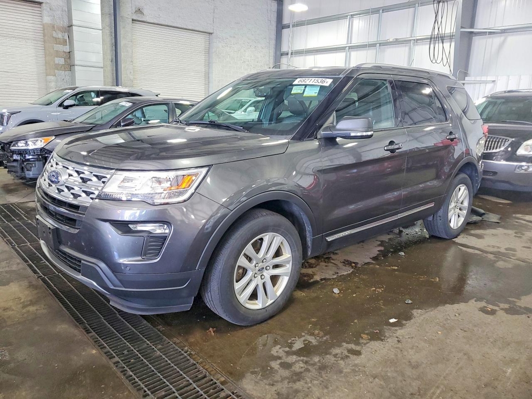 Vista de 2019 FORD EXPLORER XLT, ángulo 1
