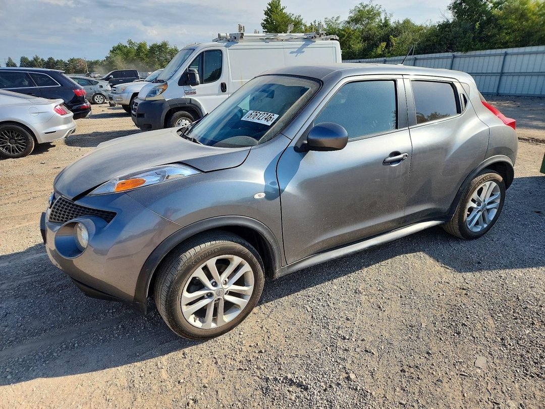 Вид 2013 NISSAN JUKE S, угол 1