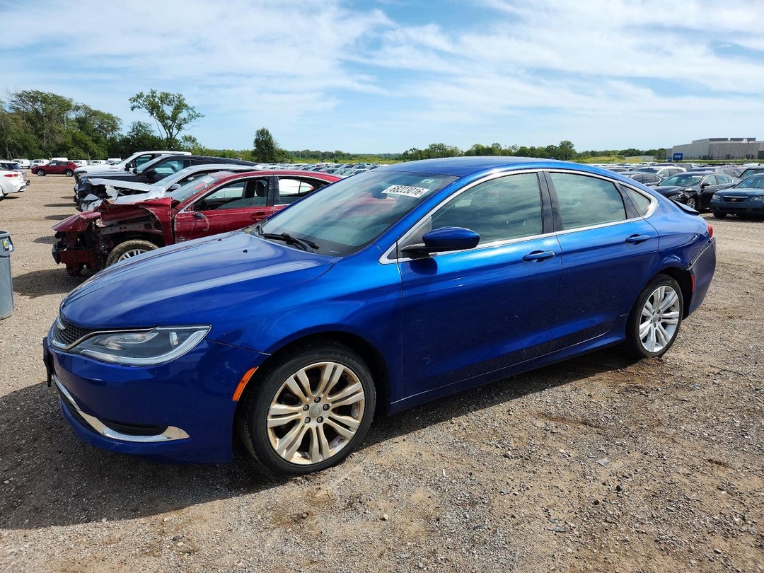 Vue de 2015 CHRYSLER 200 LIMITED, angle 1