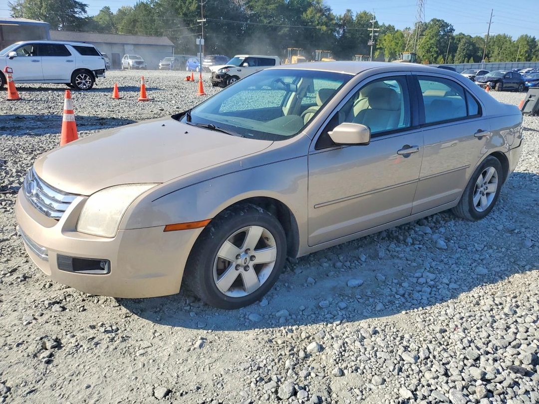 Vue de 2006 FORD FUSION SE, angle 1
