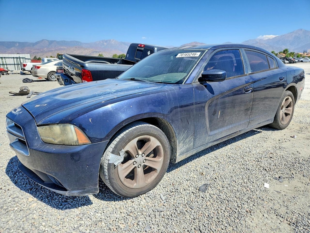 Вид 2011 DODGE CHARGER, угол 1