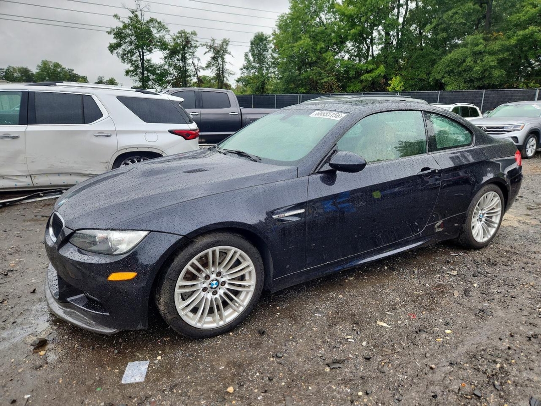 Вид 2011 BMW M3, угол 1