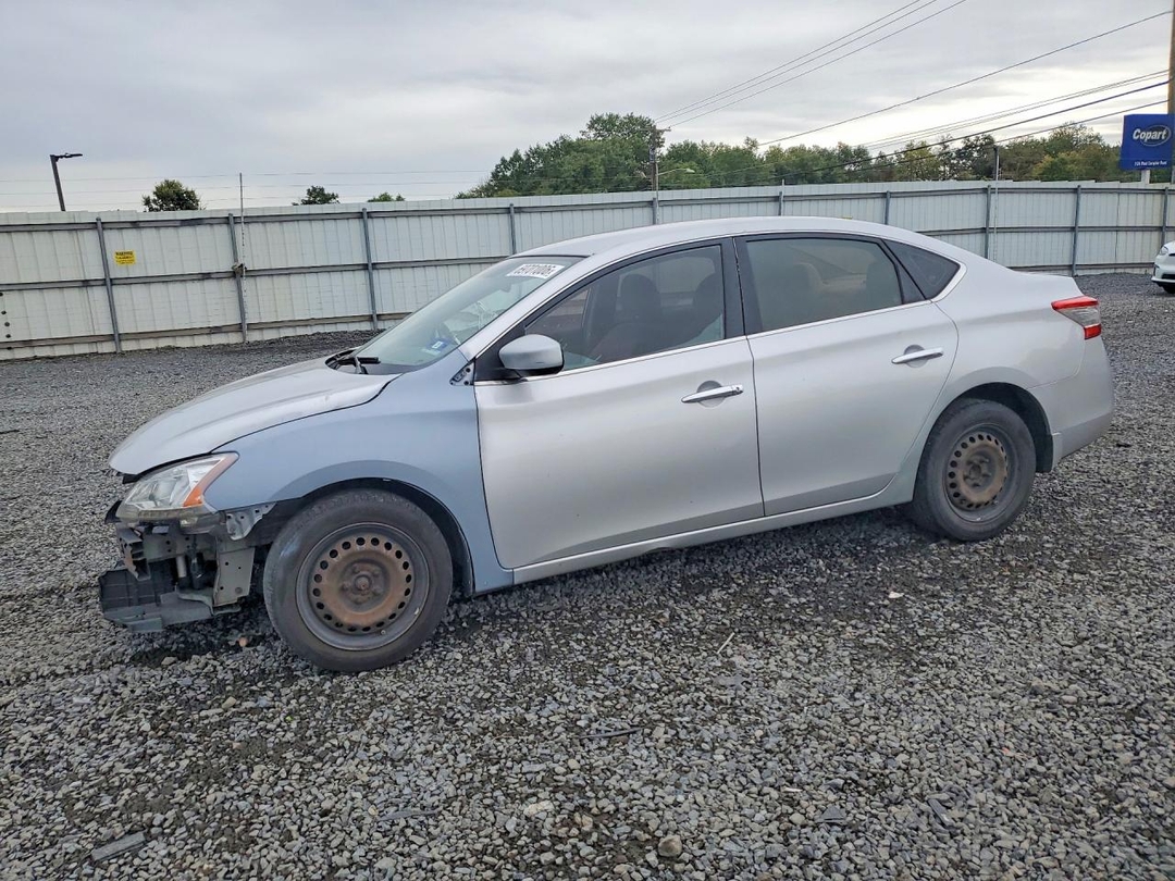 Вид 2013 NISSAN SENTRA S, угол 1