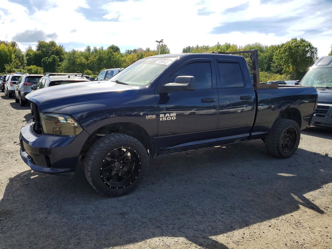 Вид 2013 RAM 1500 ST, угол 1