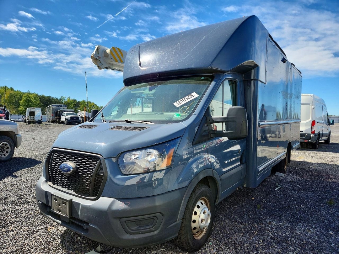 Вид 2021 FORD TRANSIT DELIVERY TRUCK, угол 1