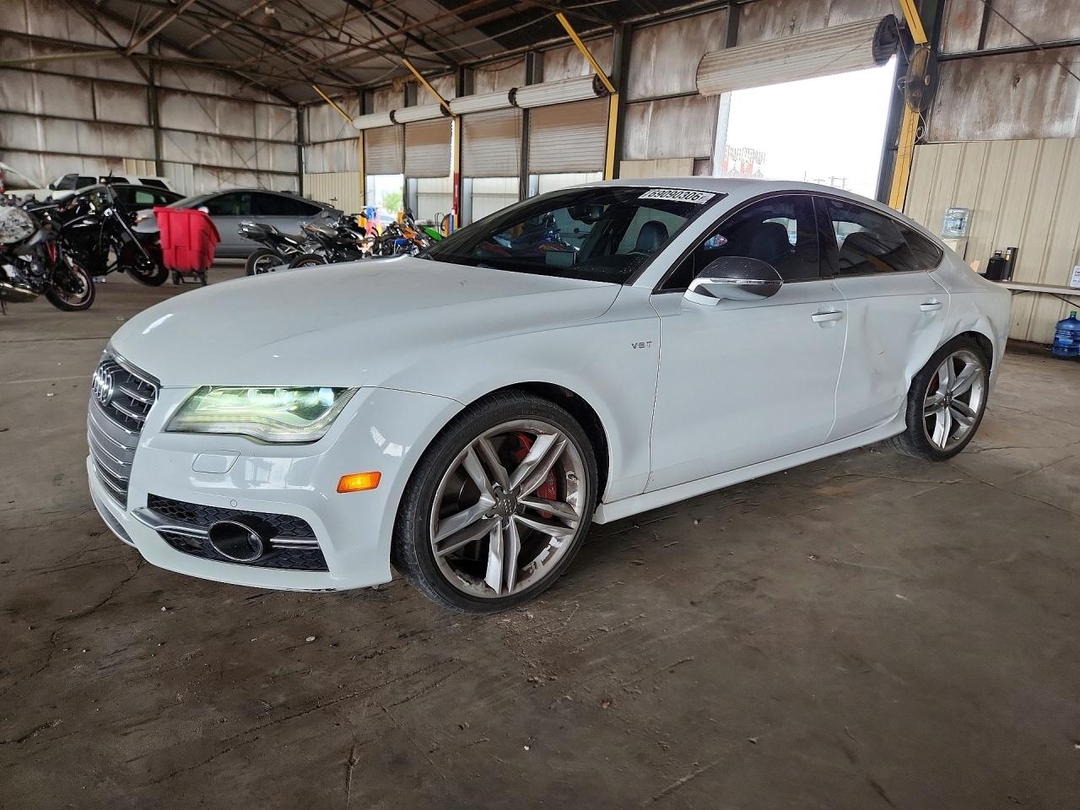 Vue de 2013 AUDI S7 PREMIUM, angle 1