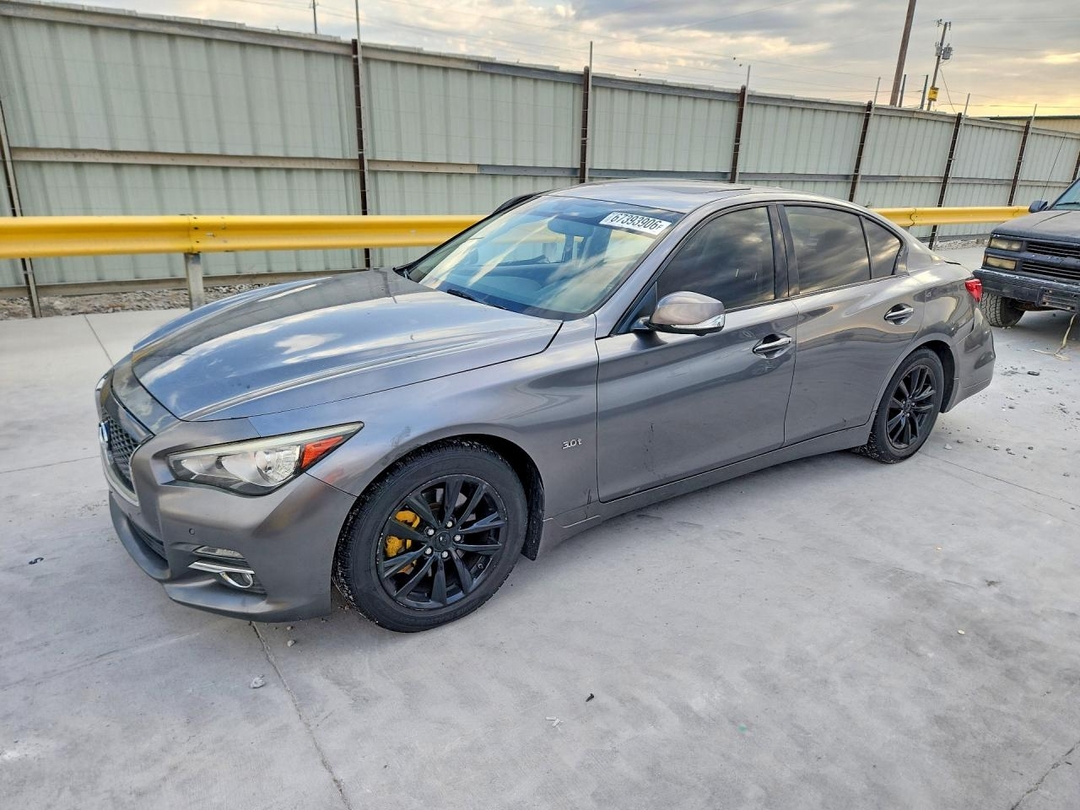 Vue de 2017 INFINITI Q50 3.0T PREMIUM, angle 1
