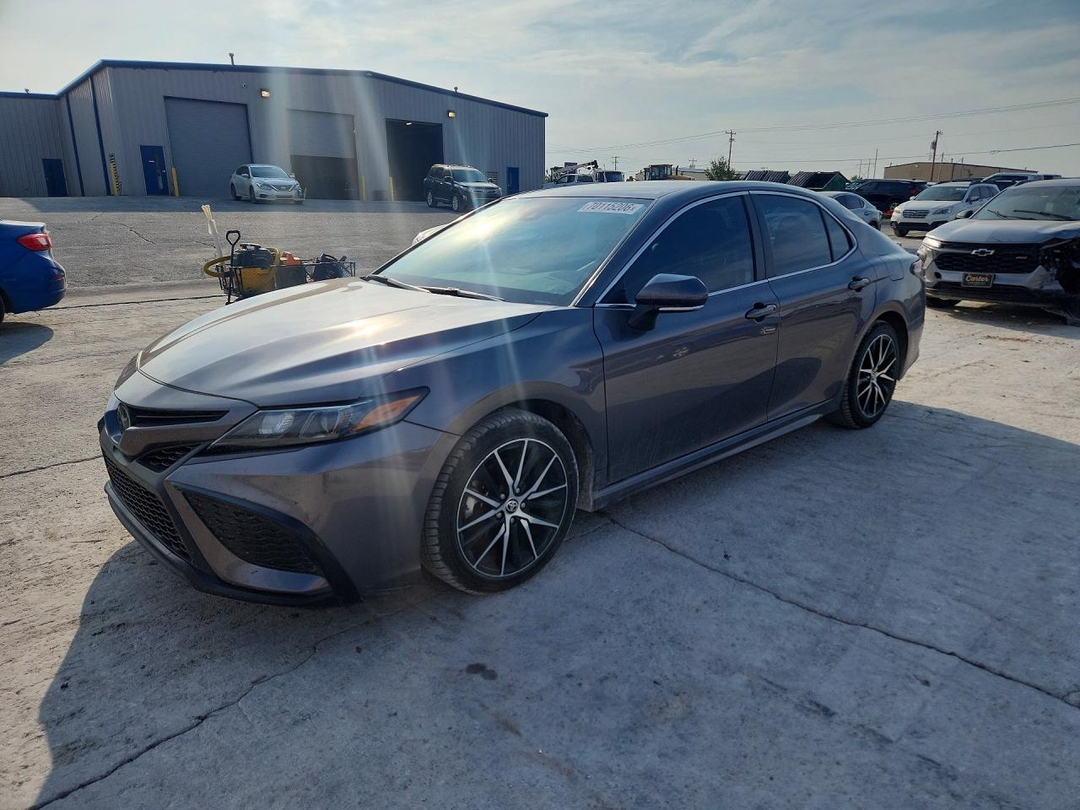 Vista de 2022 TOYOTA CAMRY SE, ángulo 1