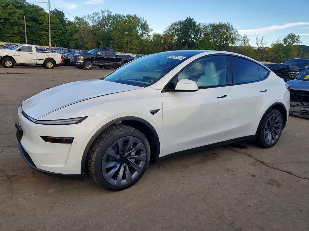 Vue de 2026 TESLA MODEL Y, angle 1