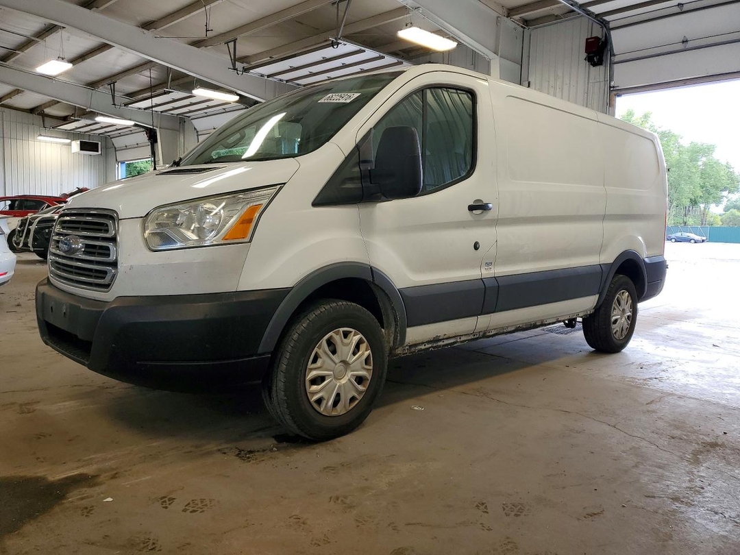 Vista de 2015 FORD TRANSIT T-250, ángulo 1