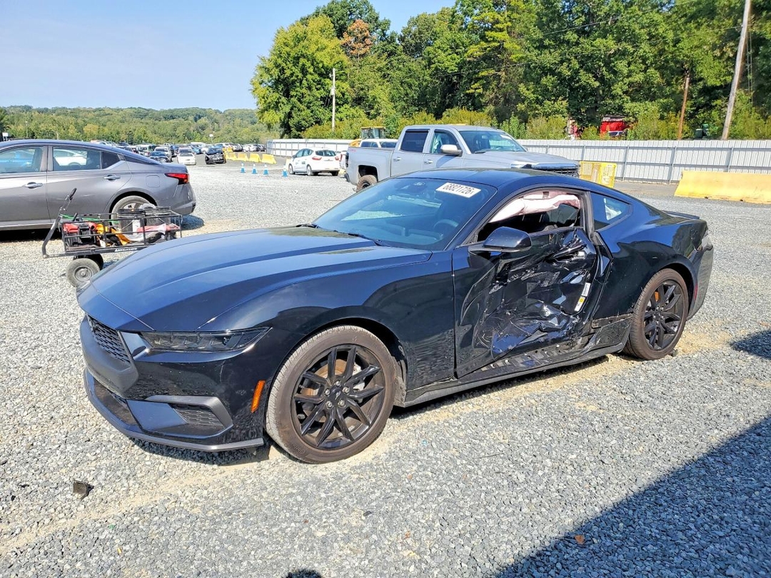 Vista de 2025 FORD MUSTANG, ángulo 1