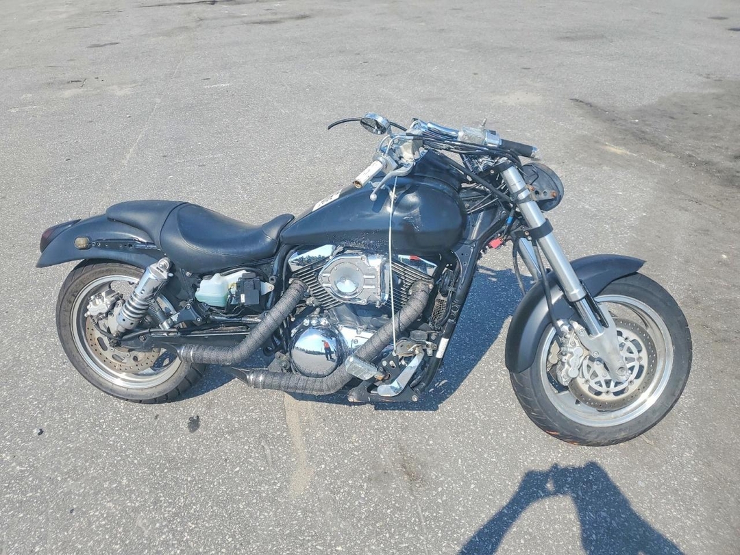Vue de 2003 KAWASAKI VN1500 P1, angle 1