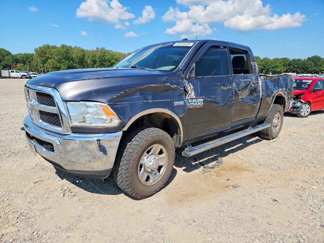 Vista de 2016 RAM 2500 ST, ángulo 1