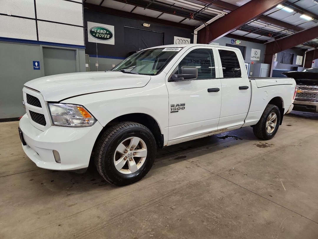 Vista de 2019 RAM 1500 TRADESMAN, ángulo 1