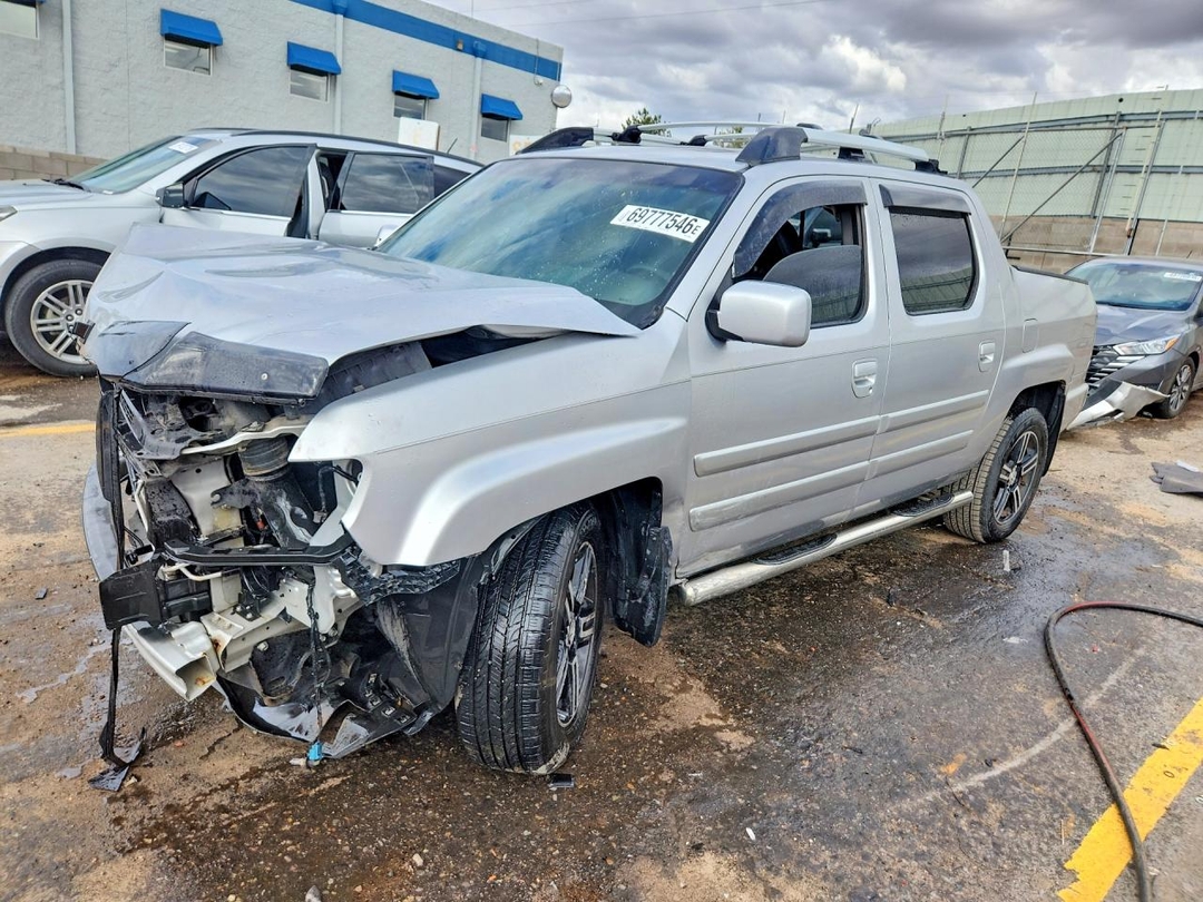 Vue de 2012 HONDA RIDGELINE RTL, angle 1
