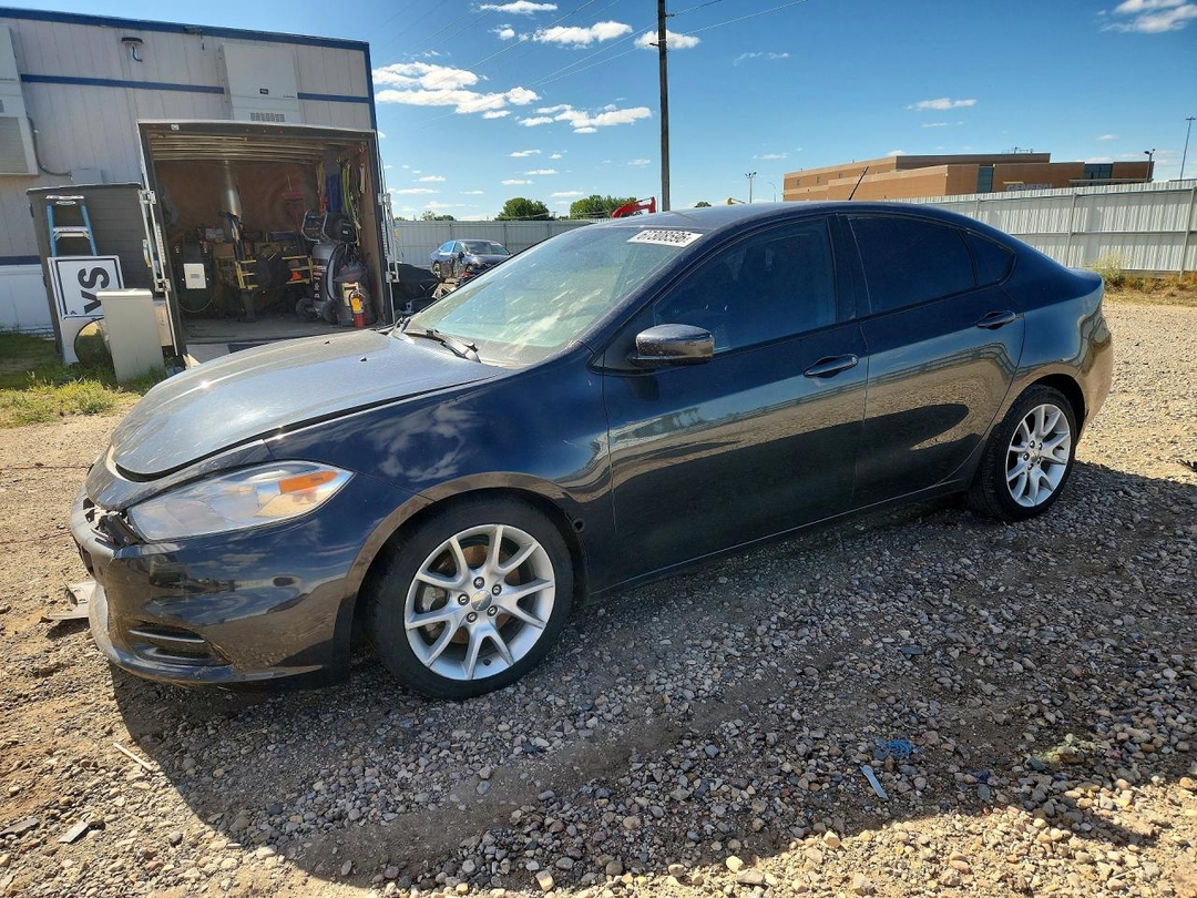 Вид 2013 DODGE DART SXT, угол 1
