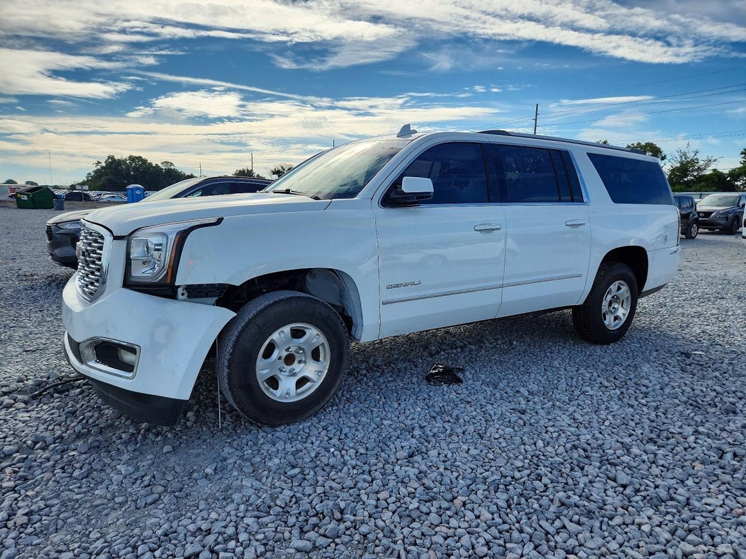 منظر 2020 GMC YUKON XL DENALI، زاوية 1