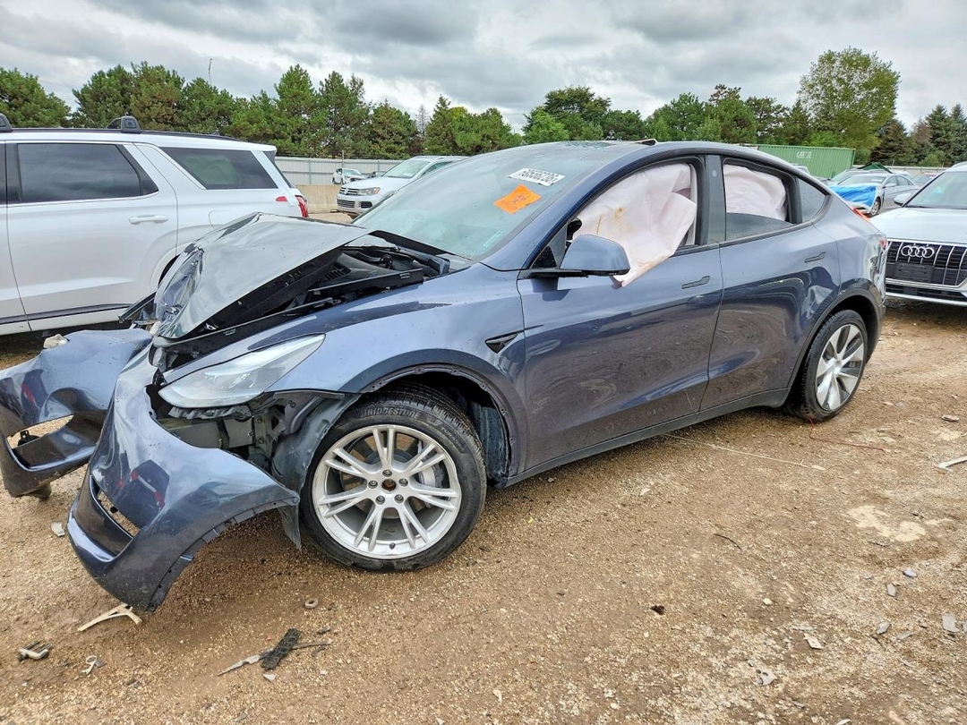 Vue de 2023 TESLA MODEL Y, angle 1