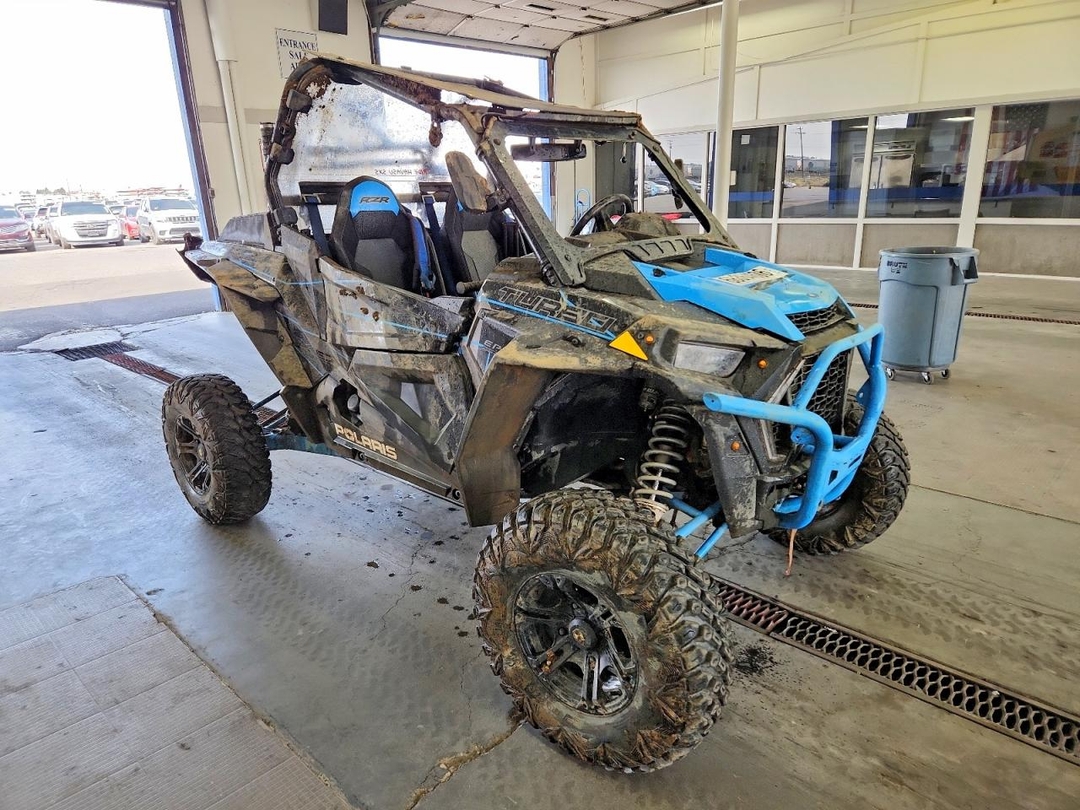 Vue de 2019 POLARIS RZR UTILITY VEHICLE, angle 1