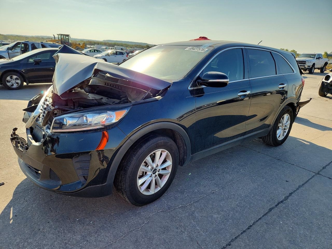 منظر 2020 KIA SORENTO LX، زاوية 1