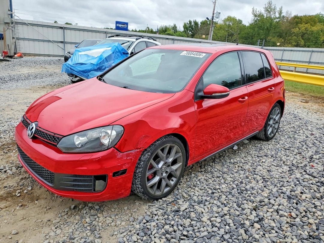 Vue de 2013 VOLKSWAGEN GTI, angle 1
