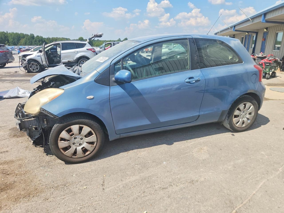 Вид 2007 TOYOTA YARIS BASE, угол 1