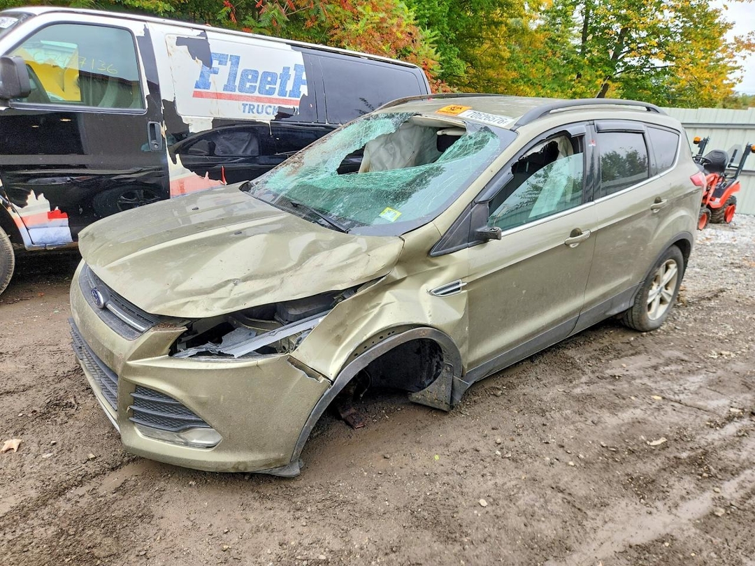 Vue de 2014 FORD ESCAPE SE, angle 1
