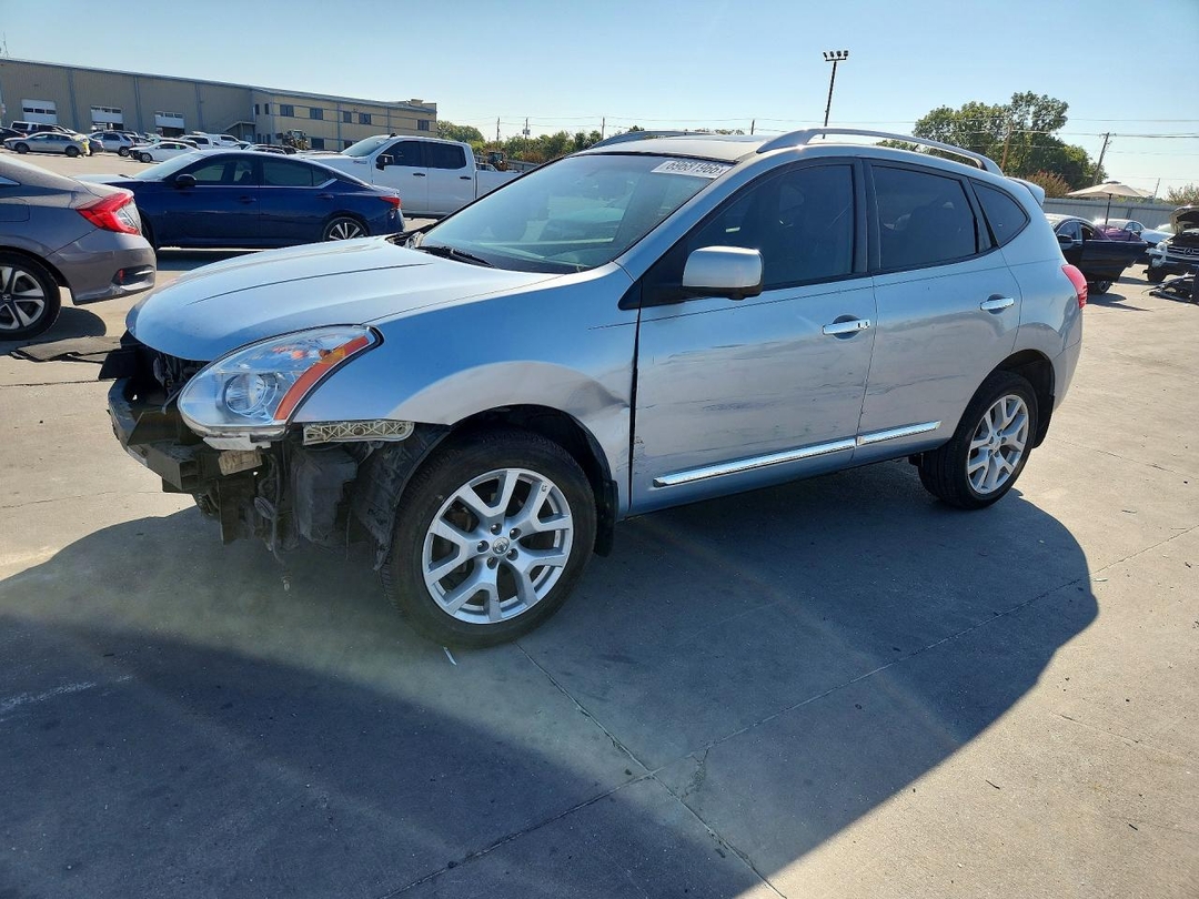 Вид 2013 NISSAN ROGUE S, угол 1