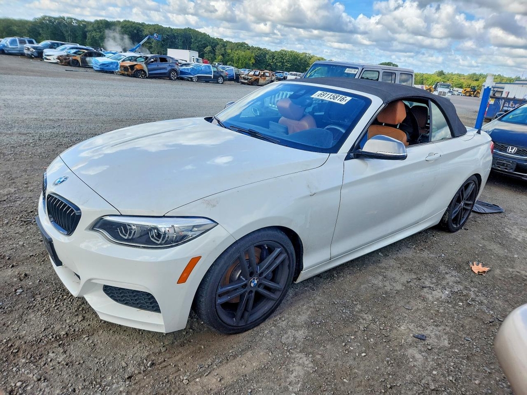 Vedere 2018 BMW M240XI, unghi 1